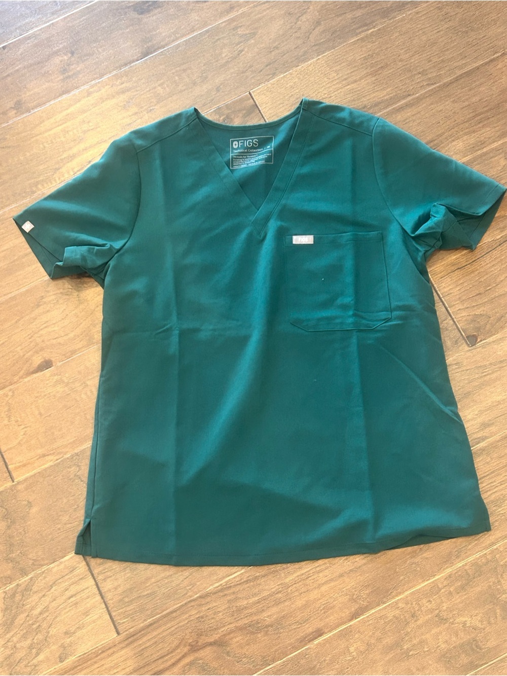 FIGS Catarina PO 4746 Green V-Neck Scrub Top Medium